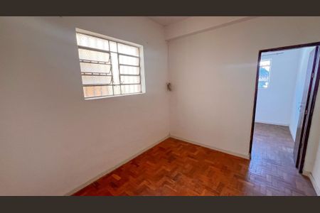 Casa à venda com 340m², 8 quartos e 3 vagas Casa à venda com 340m², 8 quartos e 3 vagasQuarto 2