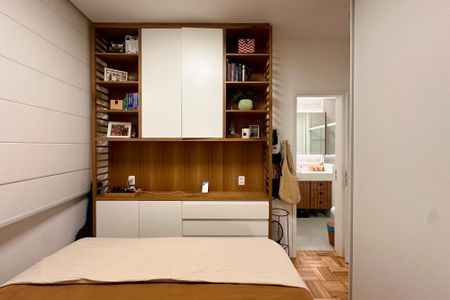 Apartamento à venda com 95m², 3 quartos e 1 vaga Apartamento à venda com 95m², 3 quartos e 1 vagaBanheiro da Suíte