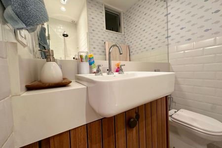 Apartamento à venda com 95m², 3 quartos e 1 vaga Apartamento à venda com 95m², 3 quartos e 1 vagaBanheiro