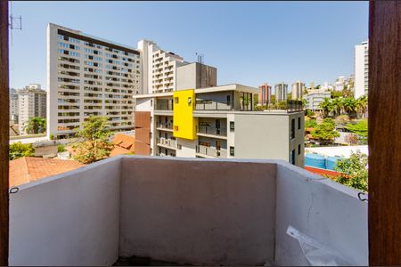 Casa para alugar com 420m², 4 quartos e 5 vagas Casa para alugar com 420m², 4 quartos e 5 vagasVaranda suíte
