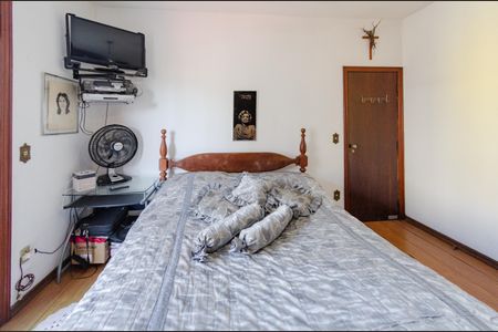 Casa para alugar com 420m², 4 quartos e 5 vagas Casa para alugar com 420m², 4 quartos e 5 vagasSuíte