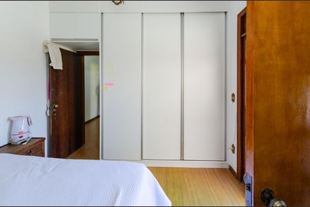 Casa para alugar com 420m², 4 quartos e 5 vagas Casa para alugar com 420m², 4 quartos e 5 vagasQuarto 3