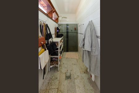 Casa para alugar com 420m², 4 quartos e 5 vagas Casa para alugar com 420m², 4 quartos e 5 vagasBanheiro suíte