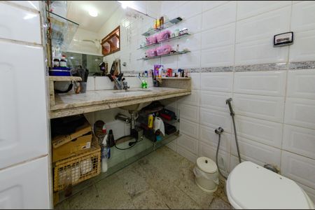 Casa para alugar com 420m², 4 quartos e 5 vagas Casa para alugar com 420m², 4 quartos e 5 vagasBanheiro suíte