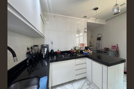 Apartamento à venda com 152m², 3 quartos e 2 vagas Apartamento à venda com 152m², 3 quartos e 2 vagasCozinha