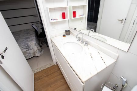 Apartamento à venda com 124m², 3 quartos e 2 vagas Apartamento à venda com 124m², 3 quartos e 2 vagasBanheiro da Semi Suíte 1 e 2