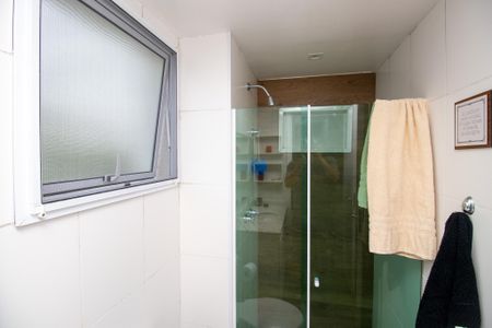 Apartamento à venda com 124m², 3 quartos e 2 vagas Apartamento à venda com 124m², 3 quartos e 2 vagasBanheiro da Semi Suíte 1 e 2