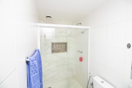 Apartamento à venda com 124m², 3 quartos e 2 vagas Apartamento à venda com 124m², 3 quartos e 2 vagasBanheiro da Suíte