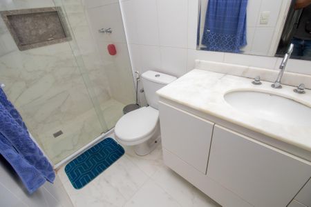 Apartamento à venda com 124m², 3 quartos e 2 vagas Apartamento à venda com 124m², 3 quartos e 2 vagasBanheiro da Suíte