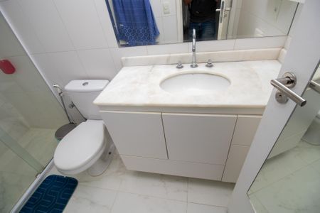 Apartamento à venda com 124m², 3 quartos e 2 vagas Apartamento à venda com 124m², 3 quartos e 2 vagasBanheiro da Suíte