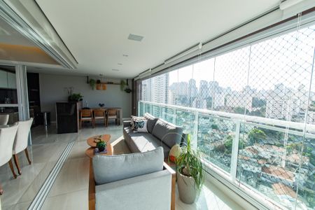 Apartamento à venda com 156m², 3 quartos e 3 vagasVaranda