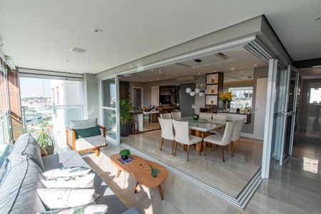 Apartamento à venda com 156m², 3 quartos e 3 vagasVaranda