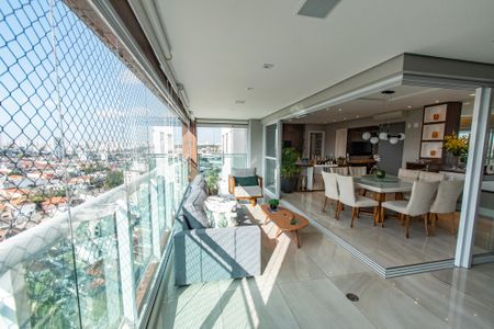 Apartamento à venda com 156m², 3 quartos e 3 vagasVaranda