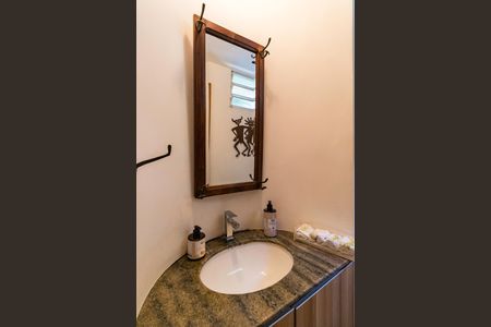 Casa à venda com 390m², 4 quartos e 3 vagas Casa à venda com 390m², 4 quartos e 3 vagasLavabo