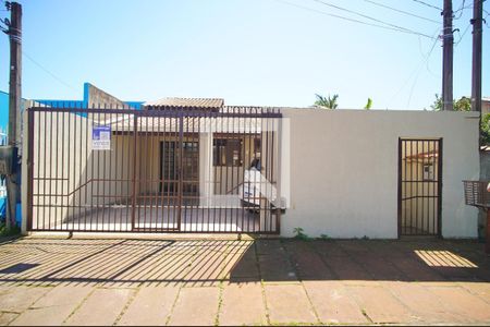 Casa à venda com 90m², 2 quartos e 2 vagasFachada
