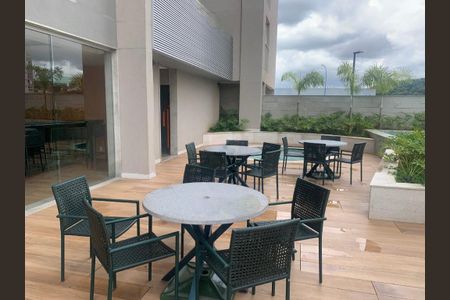 Apartamento à venda com 51m², 2 quartos e 1 vagaÁrea de piscina