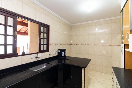 Casa à venda com 200m², 3 quartos e 2 vagas Casa à venda com 200m², 3 quartos e 2 vagasCozinha