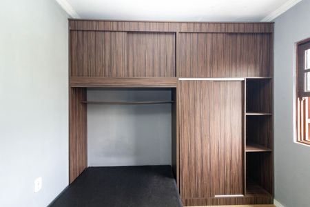 Casa à venda com 200m², 3 quartos e 2 vagas Casa à venda com 200m², 3 quartos e 2 vagasQuarto 2