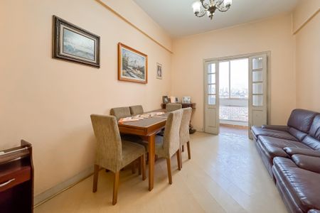 Apartamento à venda com 109m², 2 quartos e 1 vaga Apartamento à venda com 109m², 2 quartos e 1 vagaSala