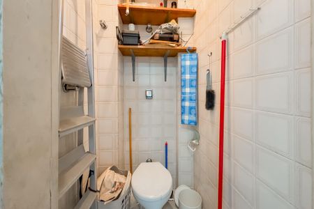 Apartamento à venda com 109m², 2 quartos e 1 vaga Apartamento à venda com 109m², 2 quartos e 1 vagaBanheiro de serviço