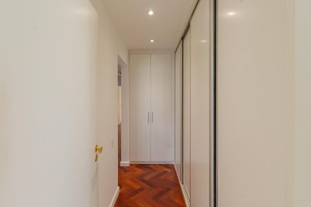 Apartamento para alugar com 500m², 5 quartos e 4 vagasCorredor