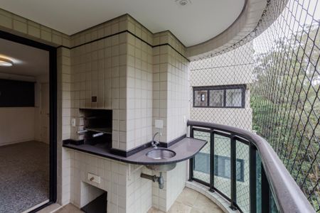 Apartamento para alugar com 500m², 5 quartos e 4 vagasSacada Sala de Jantar