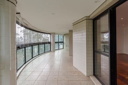 Apartamento para alugar com 500m², 5 quartos e 4 vagasSacada