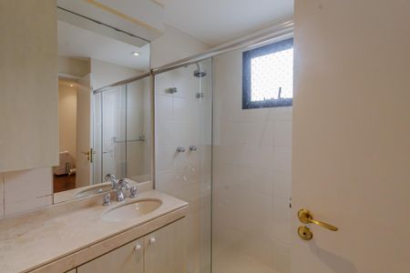 Apartamento para alugar com 500m², 5 quartos e 4 vagasBanheiro da Suíte 4