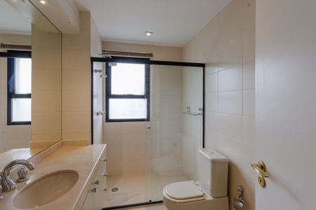 Apartamento para alugar com 500m², 5 quartos e 4 vagasBanheiro da Suíte 2