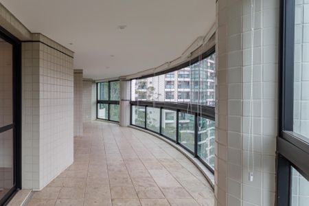 Apartamento para alugar com 500m², 5 quartos e 4 vagasSacada