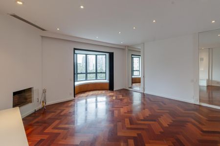 Apartamento para alugar com 500m², 5 quartos e 4 vagasSala de TV