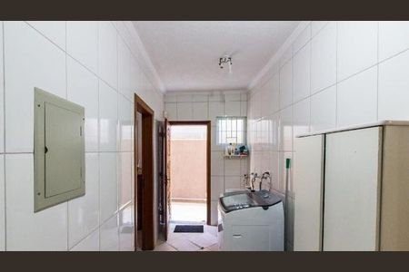 Casa à venda com 5 quartos, 300m² em Vila Palmeiras, São Paulo