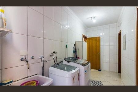 Casa à venda com 5 quartos, 300m² em Vila Palmeiras, São Paulo