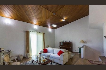 Casa à venda com 5 quartos, 300m² em Vila Palmeiras, São Paulo