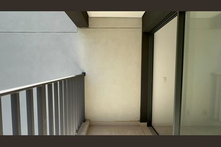 Studio à venda com 32m², 1 quarto e sem vaga Studio à venda com 32m², 1 quarto e sem vagaVaranda