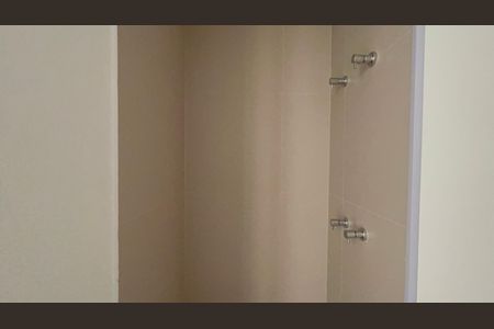 Studio à venda com 32m², 1 quarto e sem vaga Studio à venda com 32m², 1 quarto e sem vagaBanheiro Social