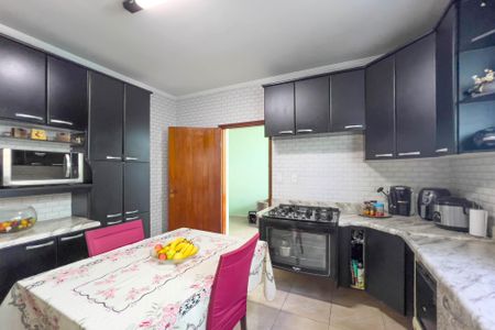 Casa para alugar com 210m², 4 quartos e 5 vagasCozinha