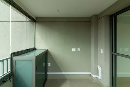 Varanda de kitnet/studio para alugar com 1 quarto, 32m² em Vila Olímpia, São Paulo