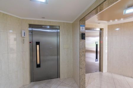 Apartamento à venda com 55m², 2 quartos e 1 vagaÁrea comum - Hall dos elevadores