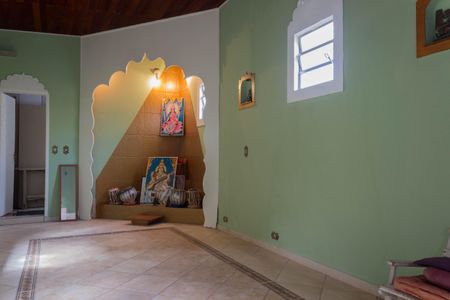 Casa à venda com 240m², 3 quartos e 5 vagas Casa à venda com 240m², 3 quartos e 5 vagasEspaço Salão