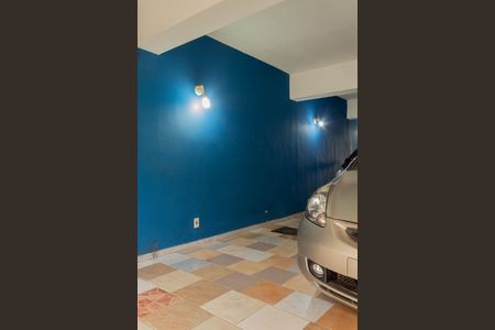 Casa à venda com 240m², 3 quartos e 5 vagas Casa à venda com 240m², 3 quartos e 5 vagasGaragem