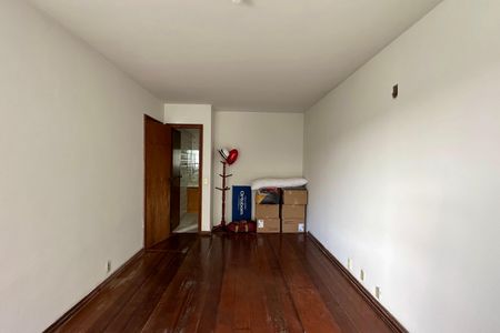 Apartamento à venda com 162m², 4 quartos e 2 vagas Apartamento à venda com 162m², 4 quartos e 2 vagasQuarto 02