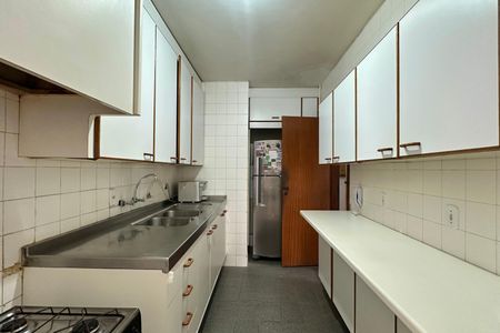 Apartamento à venda com 162m², 4 quartos e 2 vagas Apartamento à venda com 162m², 4 quartos e 2 vagasCozinha