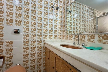 Apartamento à venda com 162m², 4 quartos e 2 vagas Apartamento à venda com 162m², 4 quartos e 2 vagasBanheiro da Suíte