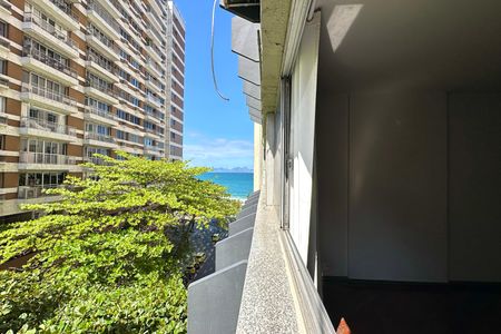 Apartamento à venda com 162m², 4 quartos e 2 vagas Apartamento à venda com 162m², 4 quartos e 2 vagasVaranda da Sala