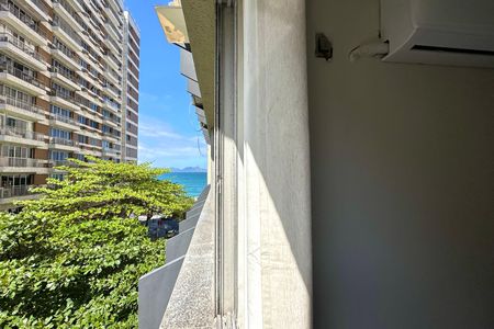 Apartamento à venda com 162m², 4 quartos e 2 vagas Apartamento à venda com 162m², 4 quartos e 2 vagasVista do Quarto 02