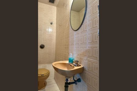 Apartamento à venda com 162m², 4 quartos e 2 vagas Apartamento à venda com 162m², 4 quartos e 2 vagasLavabo