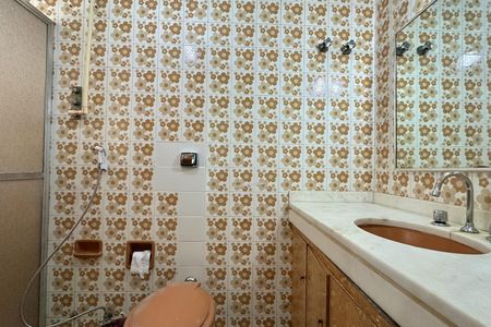 Apartamento à venda com 162m², 4 quartos e 2 vagas Apartamento à venda com 162m², 4 quartos e 2 vagasBanheiro da Suíte