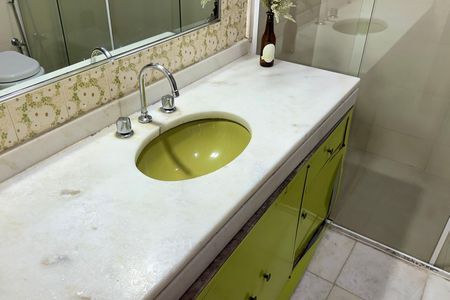 Apartamento à venda com 162m², 4 quartos e 2 vagas Apartamento à venda com 162m², 4 quartos e 2 vagasBanheiro 2