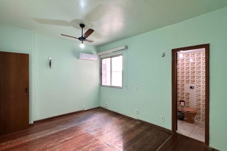 Apartamento à venda com 162m², 4 quartos e 2 vagas Apartamento à venda com 162m², 4 quartos e 2 vagasSuíte